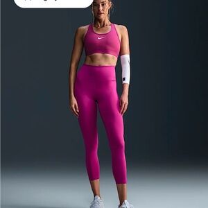 Nike Women's Hot Fuchsia 7/8 leggings